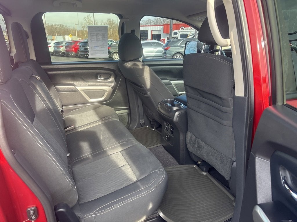 2017 Nissan Titan SV