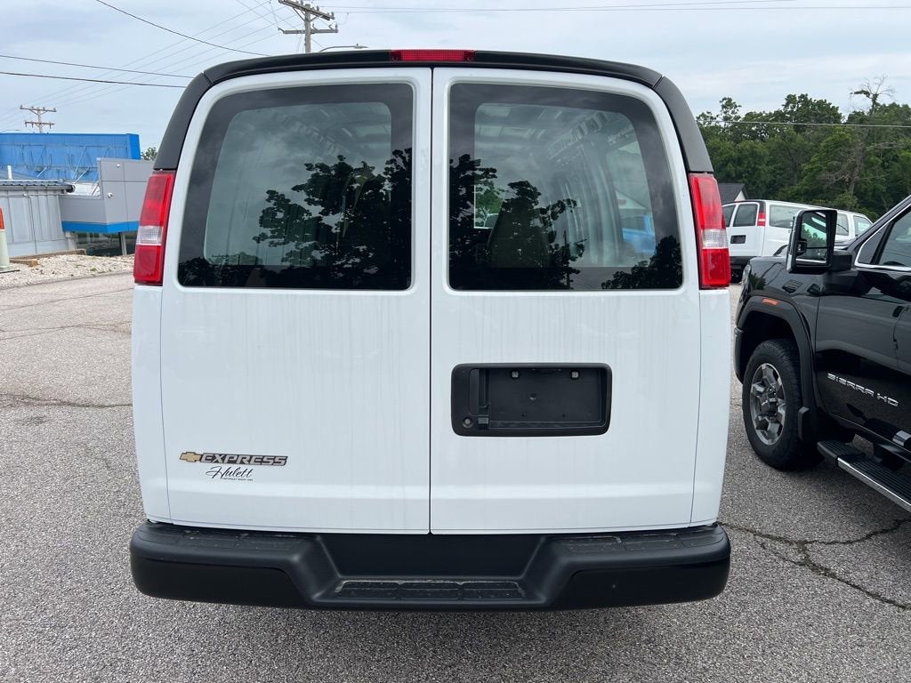 2026 Chevrolet Express Cargo WT