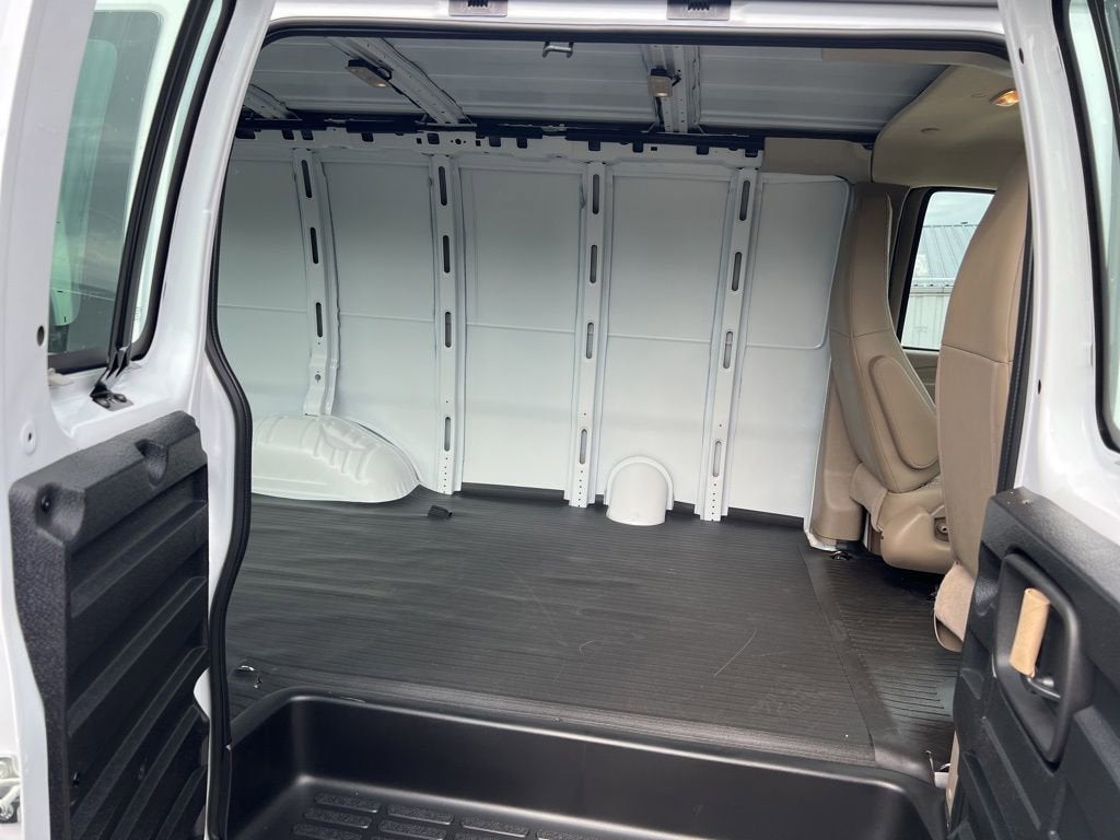 2026 Chevrolet Express Cargo WT