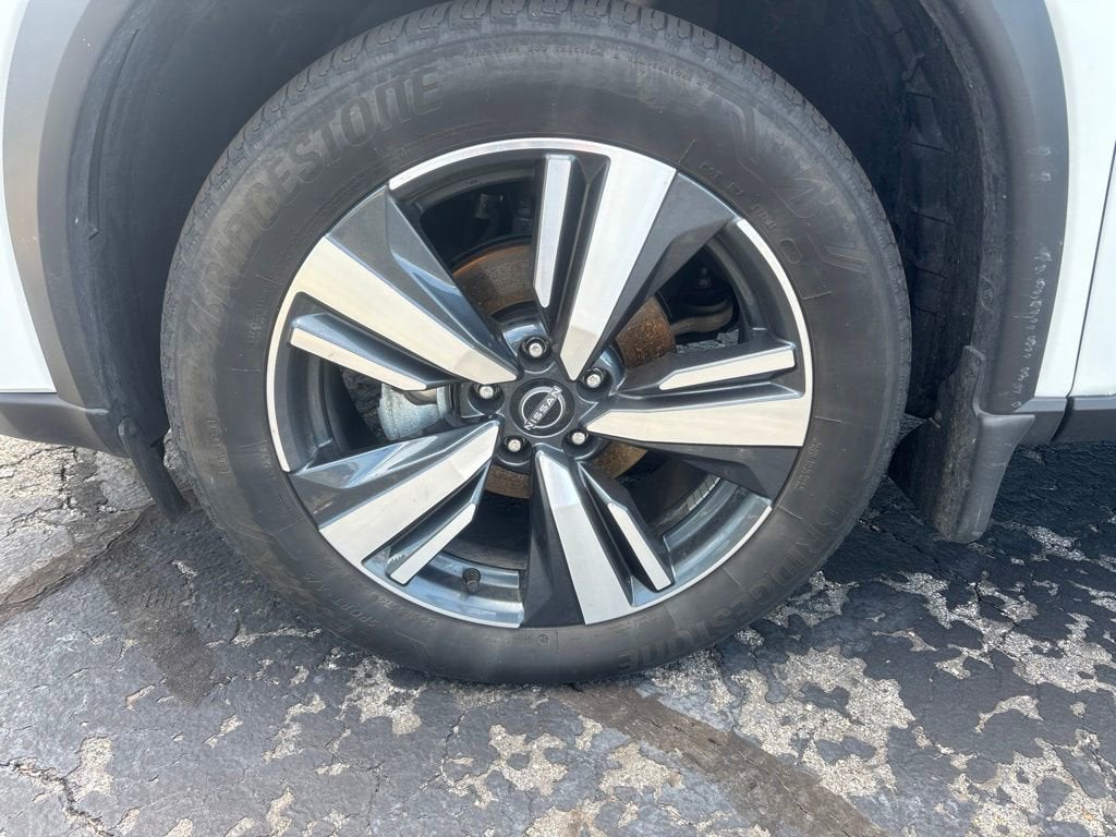 2024 Nissan Rogue SL