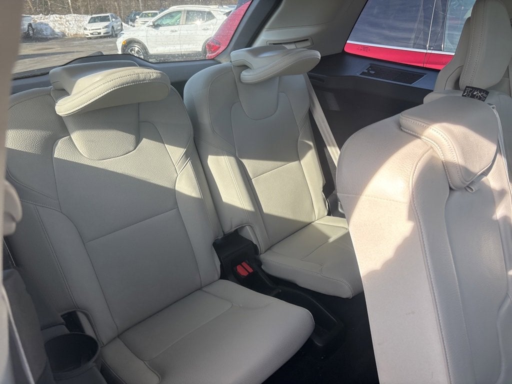 2021 Volvo XC90 Momentum