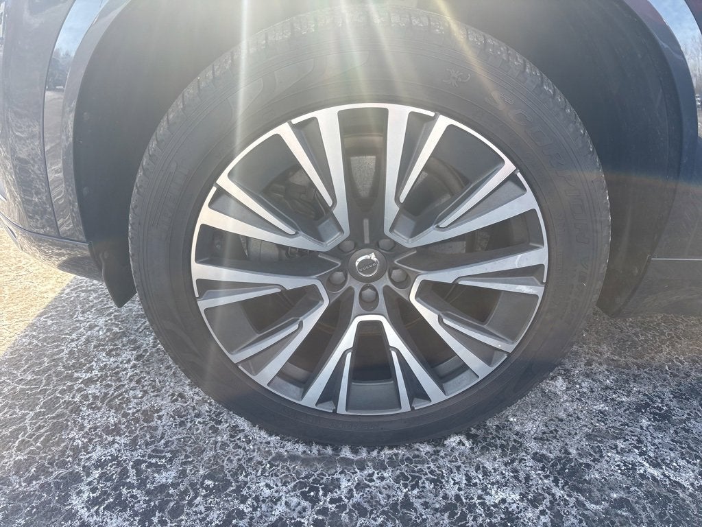 2021 Volvo XC90 Momentum