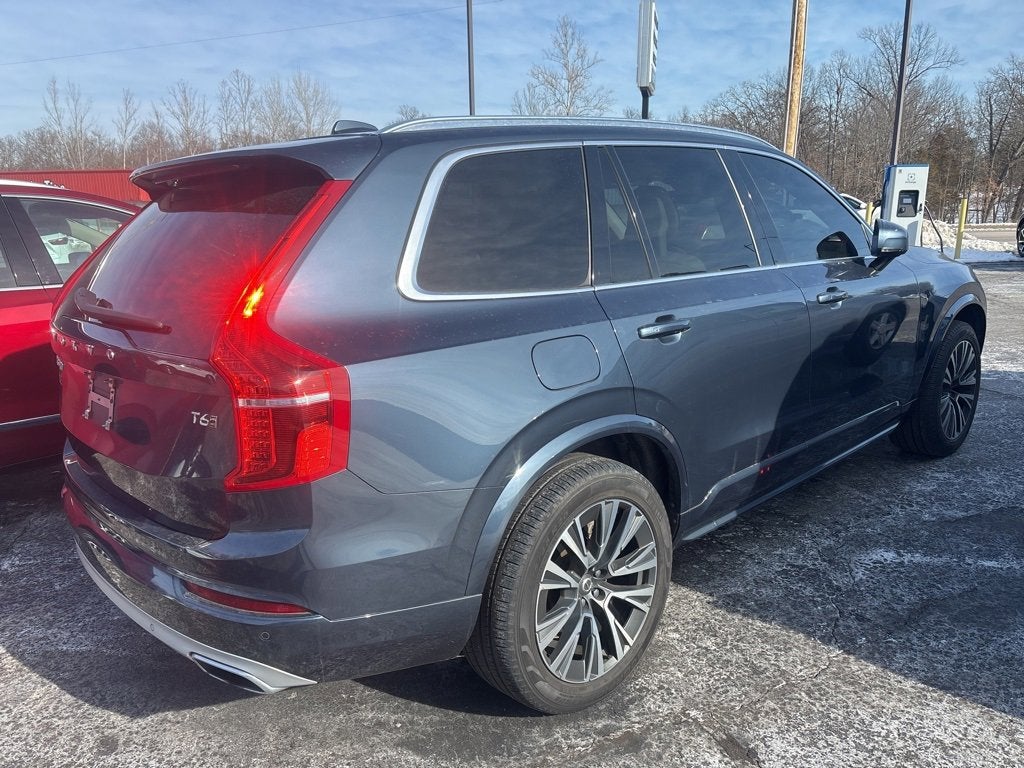 2021 Volvo XC90 Momentum